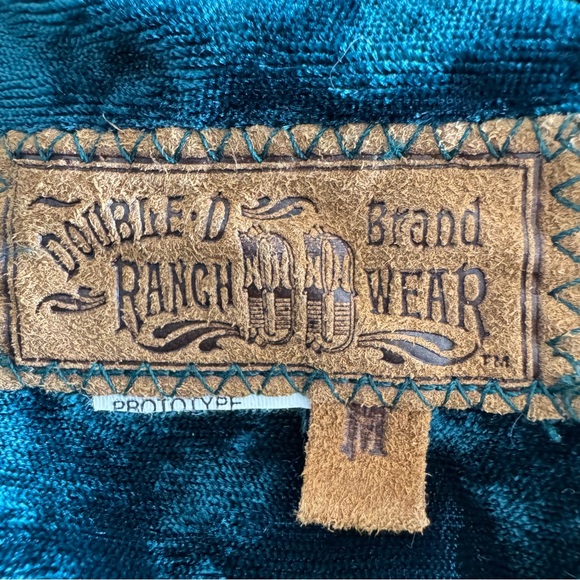 Double D Ranch Forest Green Velvet Shirt w/Metal Bows and Studding Size Medium - Picture 9 of 11